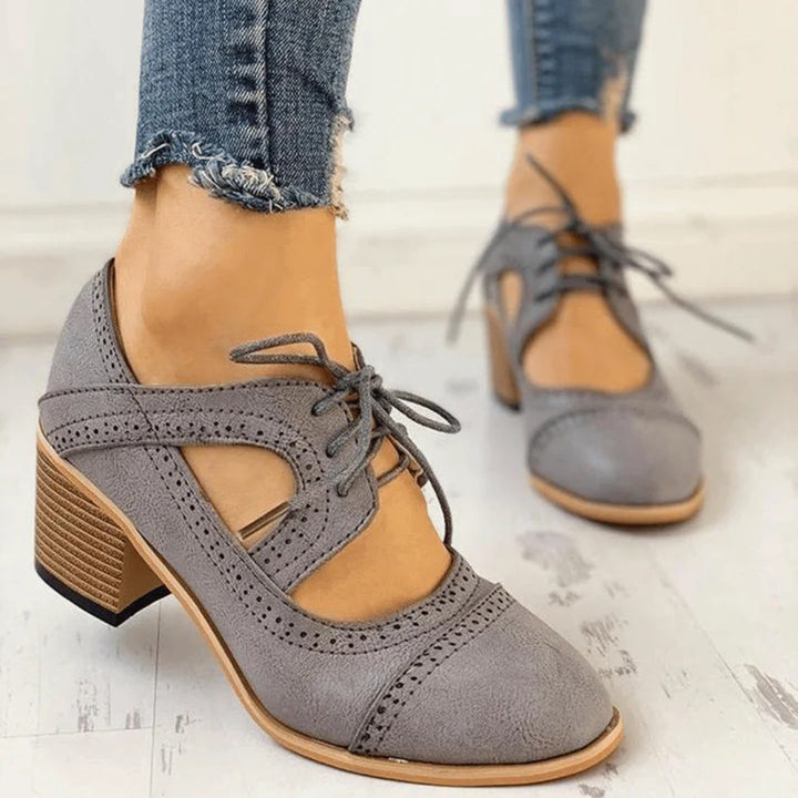 Rowena – Scarpe da donna con tacco e cinturino a T allacciate in pizzo