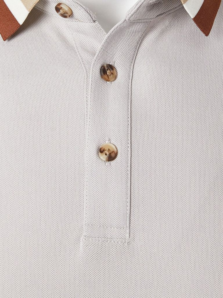 Mercan – Smart-Casual Polo mit kontrastierendem Kragen