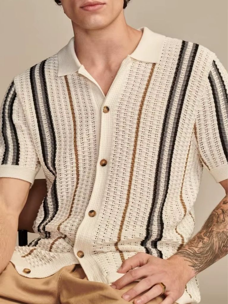 Amaro – Vertikal gestreiftes Polohemd mit Knopfleiste