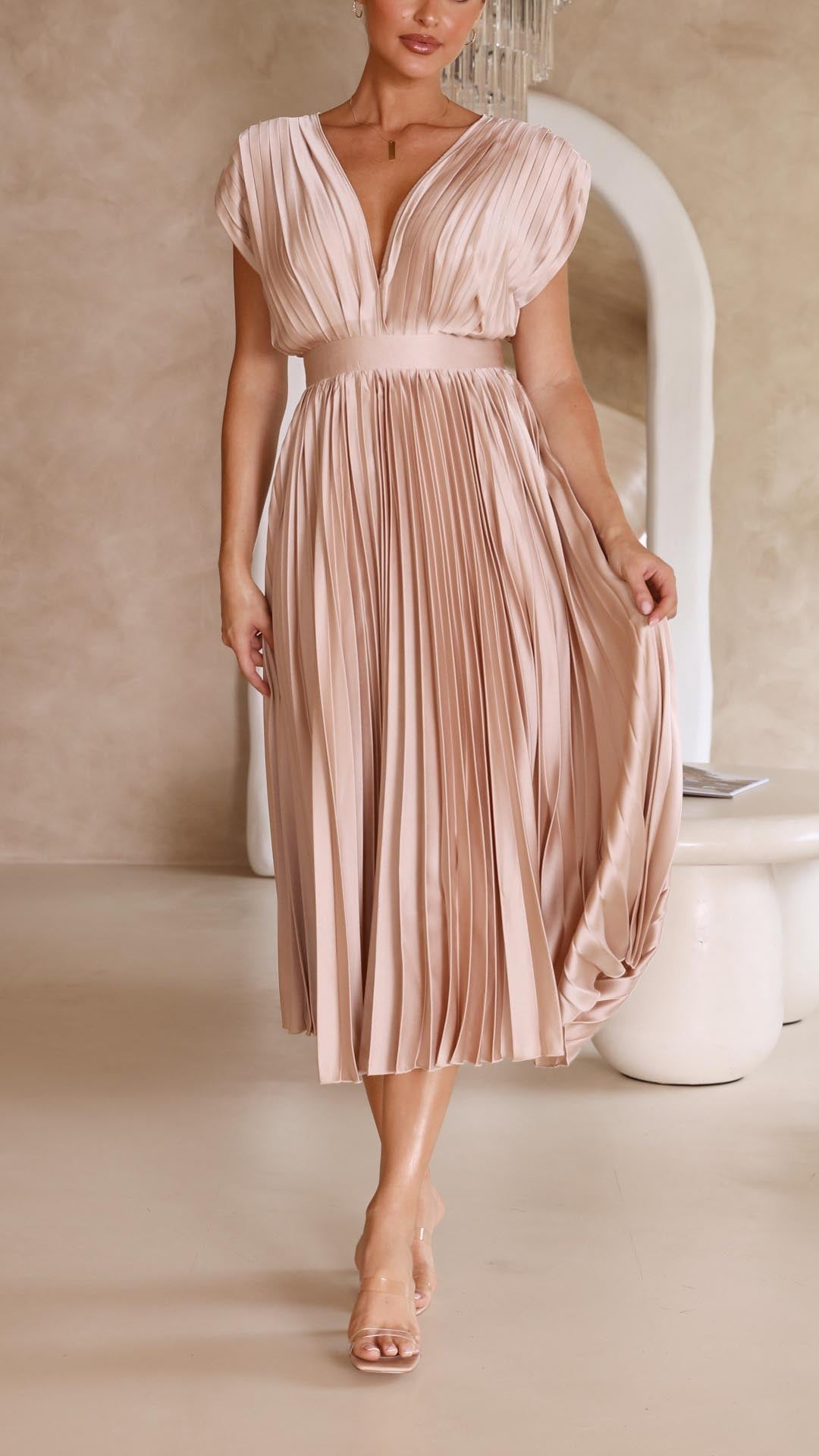 Audrelia – elegantné plisované midi šaty s hlbokým výstrihom do V