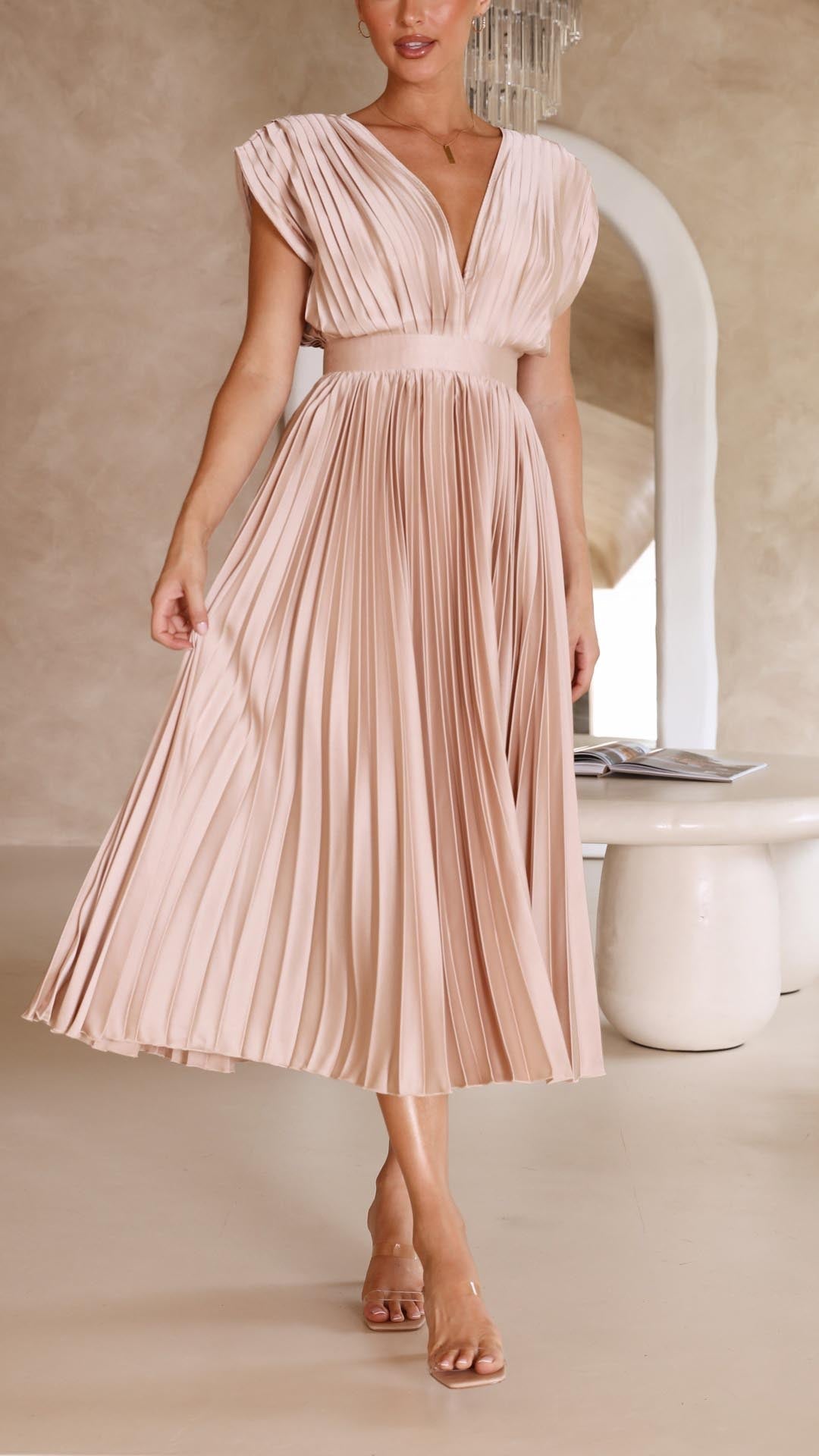 Audrelia – elegantné plisované midi šaty s hlbokým výstrihom do V