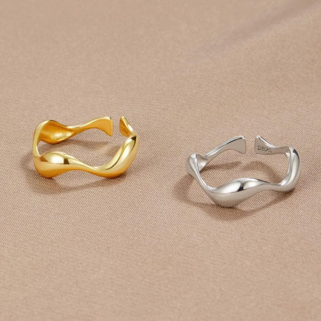 Clarise - Justerbar Ocean Wave-ring i sterlingsølv med guldbelægning