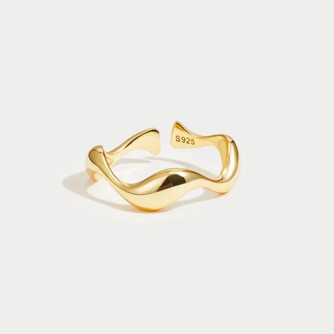 Clarise - Justerbar Ocean Wave-ring i sterlingsølv med guldbelægning