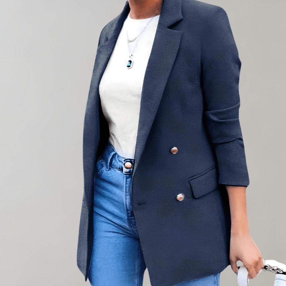 Stacey - Elegantní dlouhý blejzr s dvojitým zapínáním na knoflíky