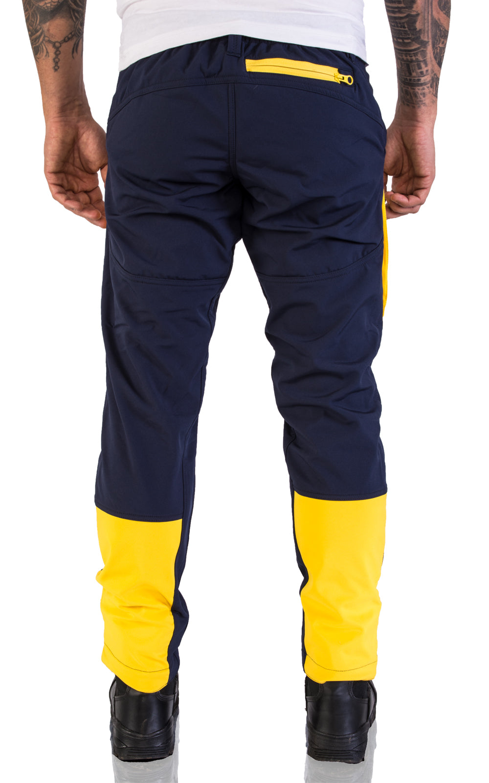 Men's trousers – with zip fastening and pockets