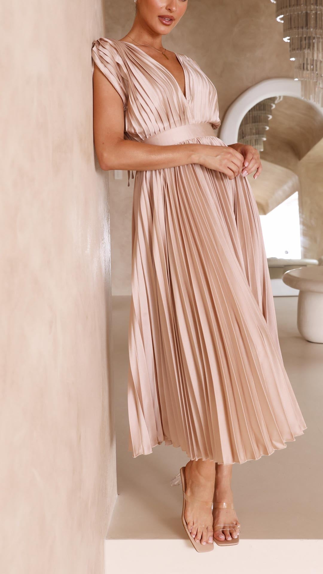 Audrelia – elegantné plisované midi šaty s hlbokým výstrihom do V