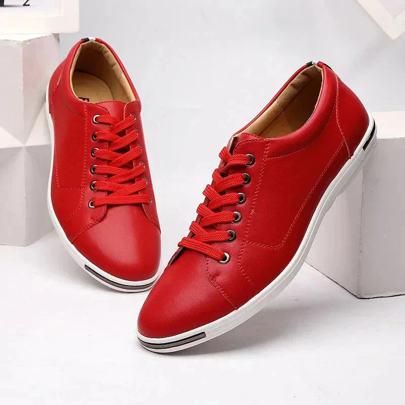 Dolly - Damskie sneakersy z eleganckim noskiem i metalowym detalem na podeszwie